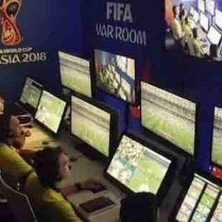 世界杯的赛场不仅有绿茵场、足球和球星，背后还有硬件和软件