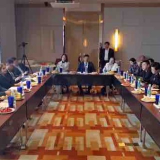 上海巨鹏总裁李如·修身出席摩洛哥一带一路访问团临沂座谈会